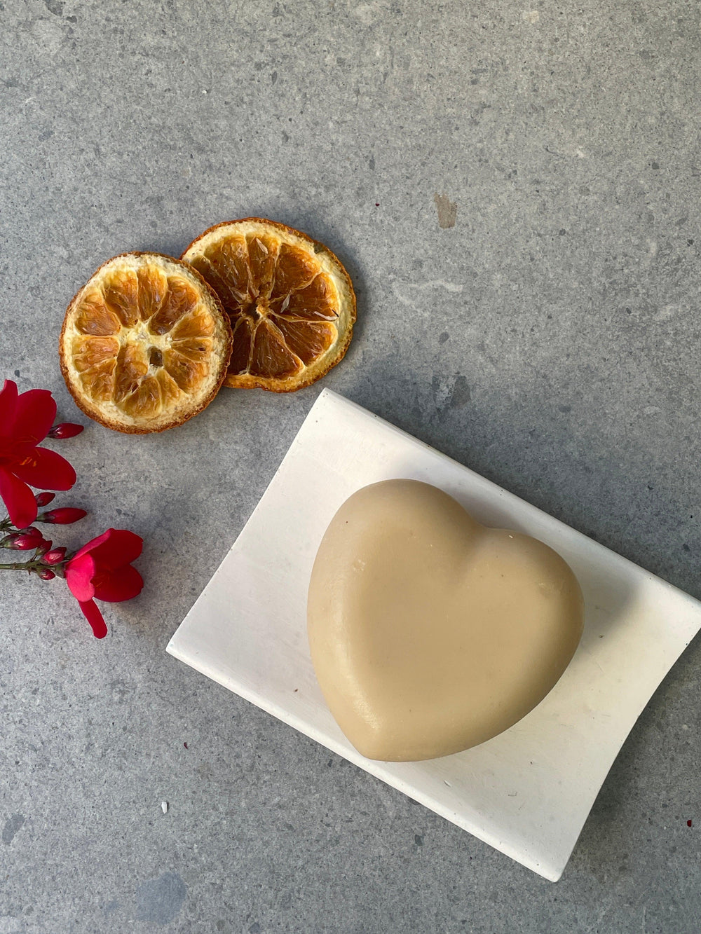 מרחפת גבס - Delicate Soaps & candles
